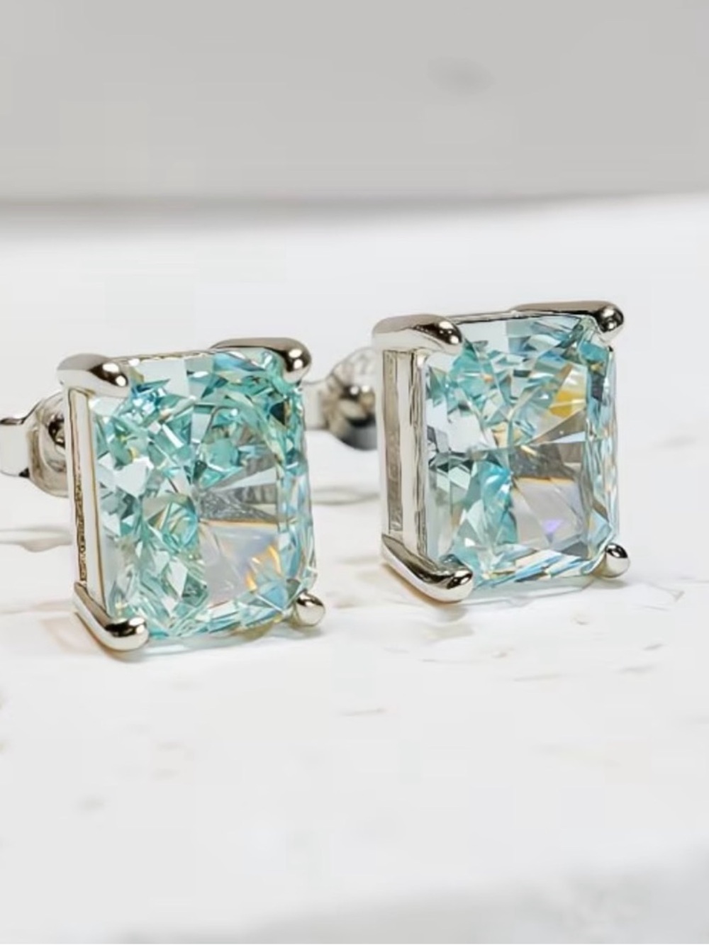 NEW 7 CARAT MINT CRUSHED ICE EARRINGS - Picture 4 of 4